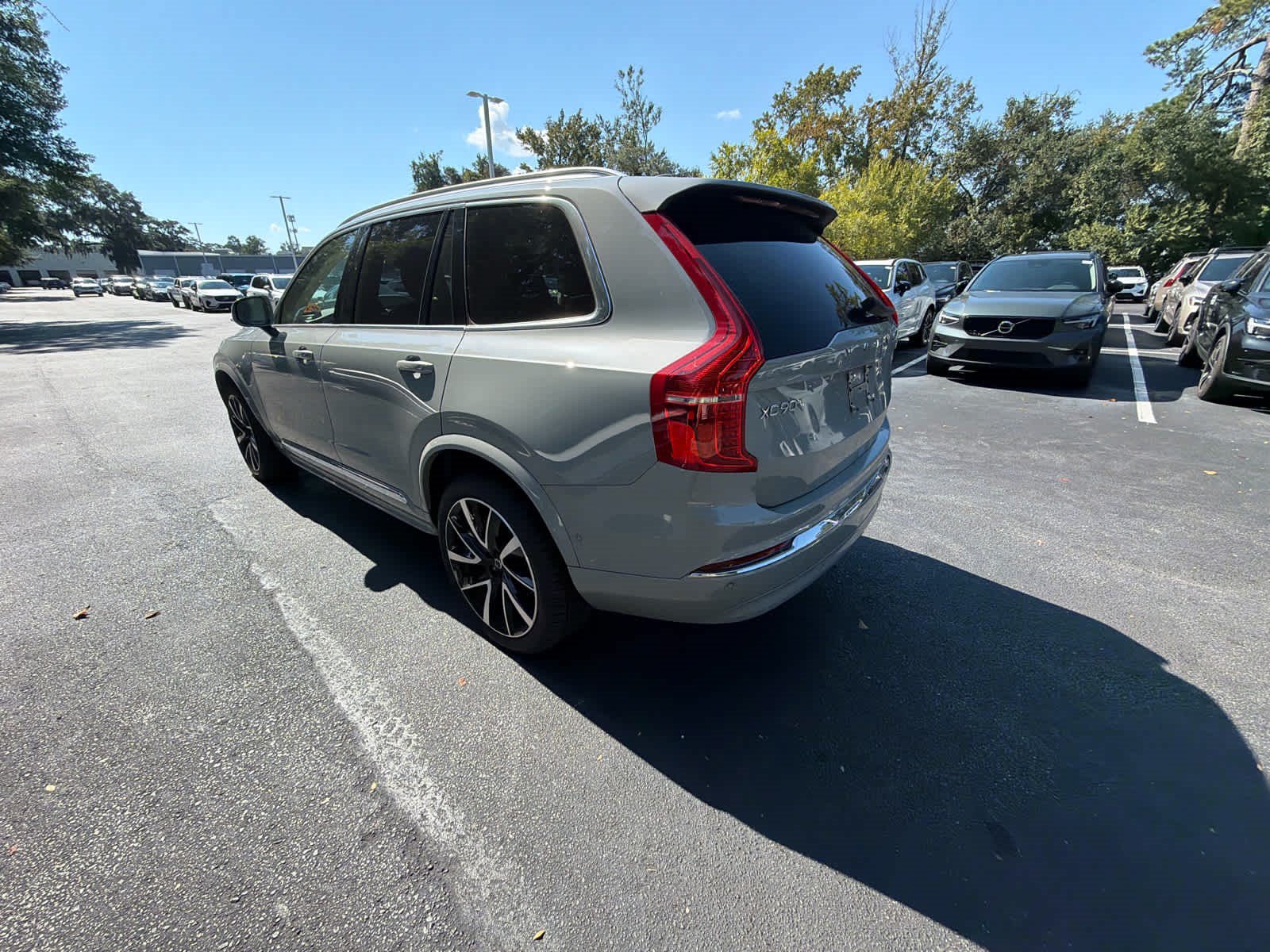 Used 2024 Volvo XC90 B5 Plus w/ Protection Package AWD/4WD image 13