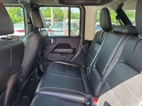 Used 2022 Jeep Wrangler Unlimited Sahara image 27