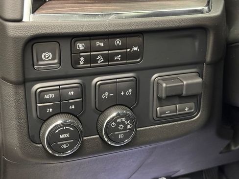 Used 2025 Chevrolet Tahoe Z71 w/ Z71 Off-Road Package AWD/4WD image 22