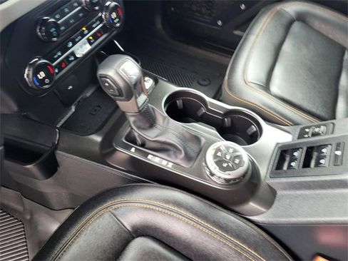 Used 2023 Ford Bronco Badlands image 9