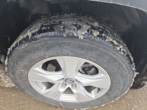 Used 2020 Toyota RAV4 XLE image 22