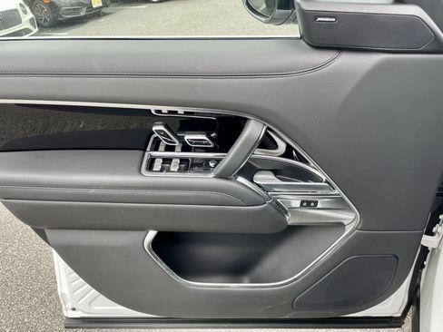 Used 2023 Land Rover Range Rover SE image 13