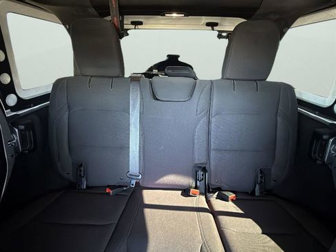 Used 2018 Jeep Wrangler Unlimited Sport S image 26