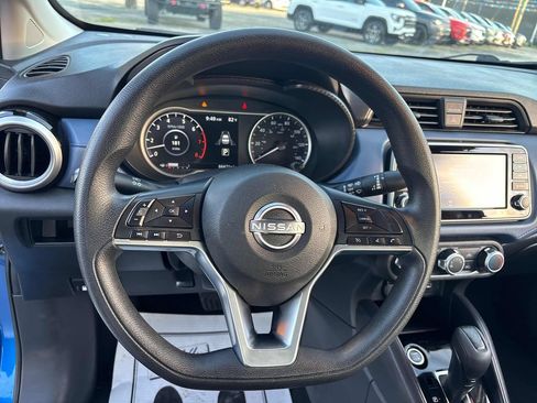 Used 2023 Nissan Versa SV FWD image 14