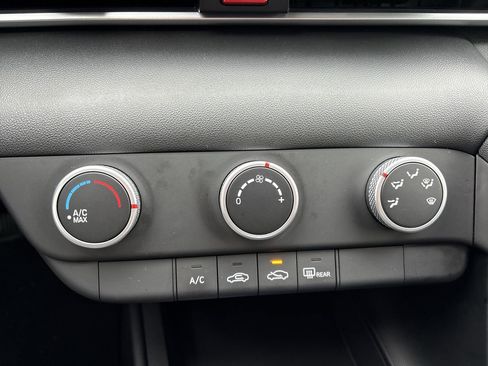 Certified 2025 Hyundai Elantra SE w/ Cargo Package image 19