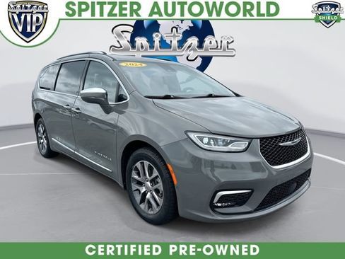 Used 2024 Chrysler Pacifica Pinnacle FWD image 1