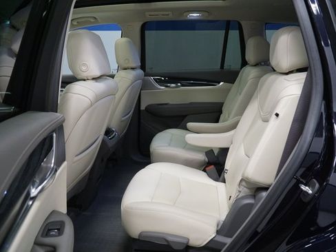 Used 2022 Cadillac XT6 Premium Luxury w/ Technology Package image 23