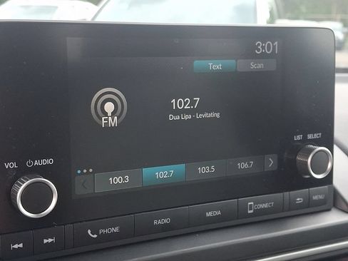 Used 2023 Honda Pilot LX image 17