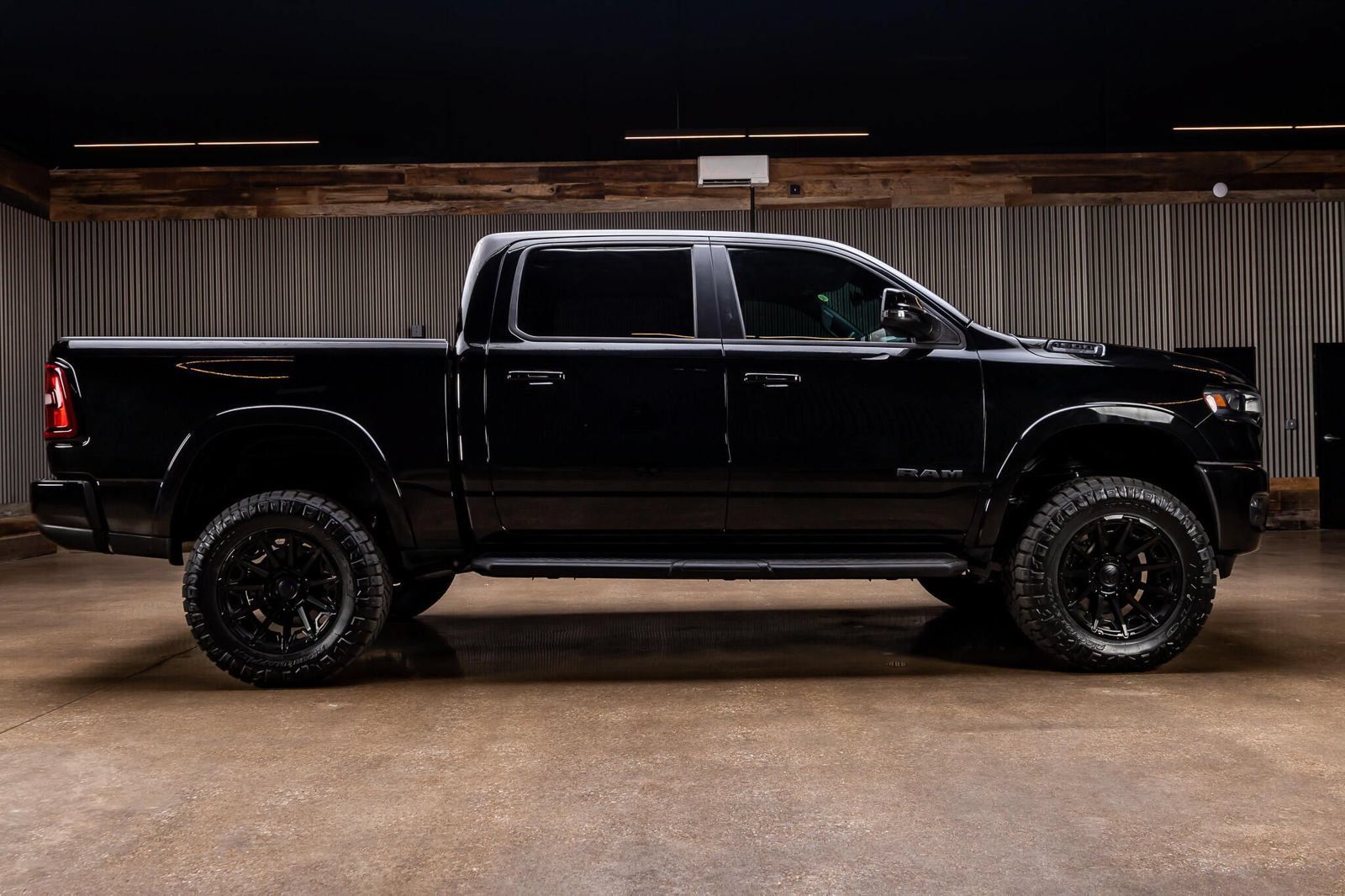 Used 2025 RAM 1500 Big Horn AWD/4WD image 11