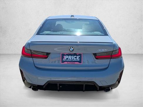 Used 2025 BMW 330i Sedan w/ M Sport Package RWD image 7