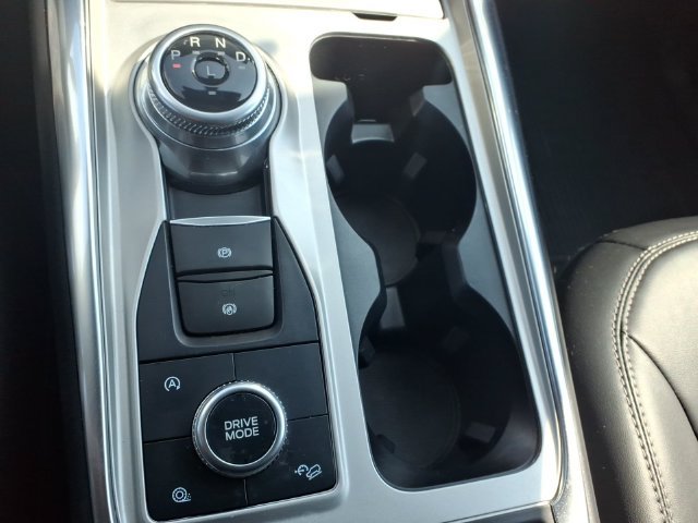 Used 2024 Ford Explorer XLT w/ Equipment Group 202A AWD/4WD image 21