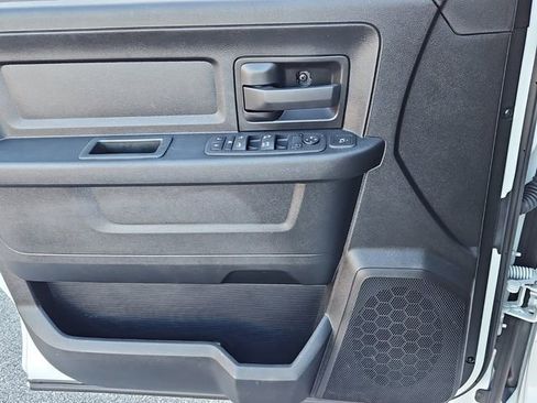 Used 2024 RAM 2500 Tradesman w/ Chrome Appearance Group image 22