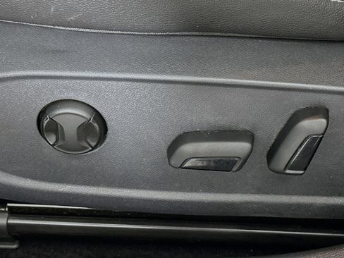 Used 2023 Volkswagen Jetta SE w/ Panoramic Sunroof Package image 13