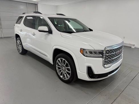 Used 2023 GMC Acadia Denali w/ Denali Technology Package image 3