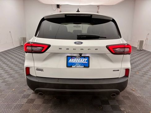 Certified 2025 Ford Escape ST-Line Elite w/ Tech Pack #2 image 9