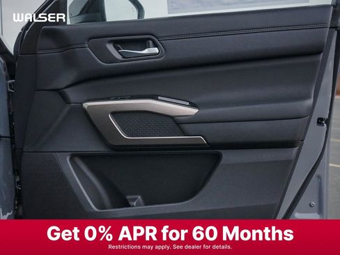 New 2025 Nissan Pathfinder Platinum w/ Black Appearance Package image 10