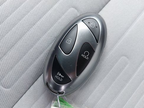 Used 2025 Hyundai Santa Cruz SE image 35