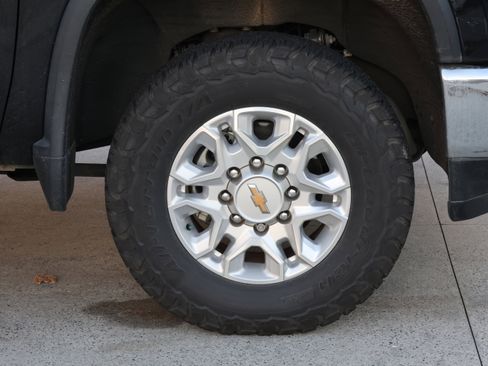 Used 2022 Chevrolet Silverado 2500 LTZ w/ LTZ Convenience Package image 11