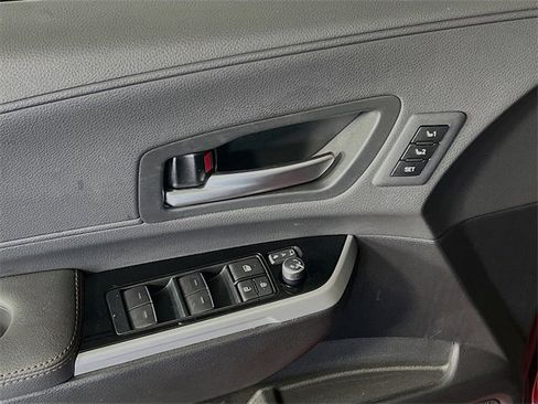 Used 2025 Toyota Sienna Platinum image 11