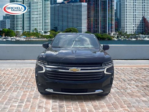 Used 2024 Chevrolet Suburban LT RWD image 2