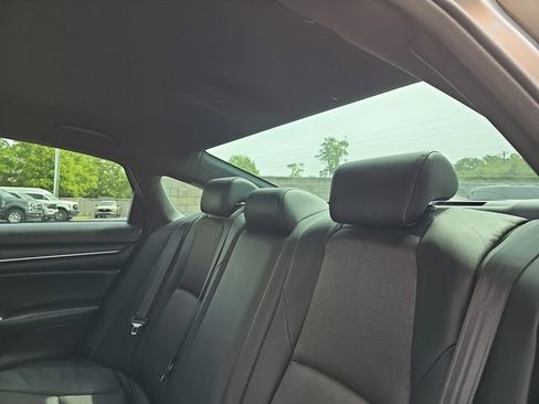 Used 2018 Honda Accord Sport image 13