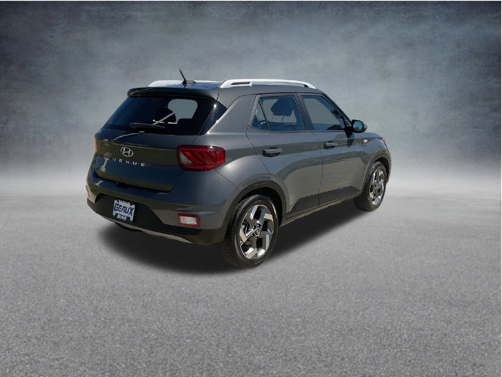 Used 2025 Hyundai Venue SEL FWD image 7
