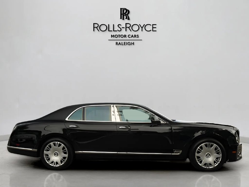 Used 2017 Bentley Mulsanne RWD image 7