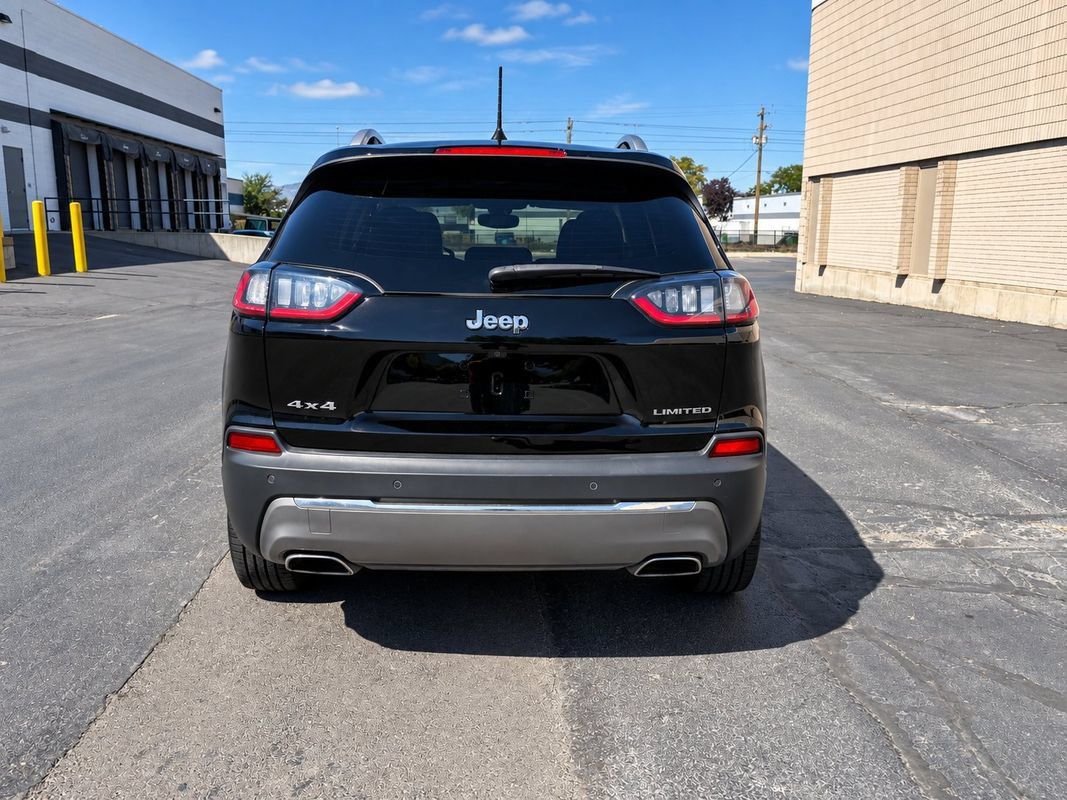 Used 2019 Jeep Cherokee Limited AWD/4WD image 4