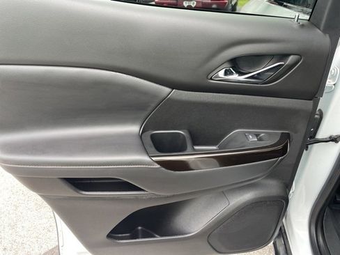 Used 2023 GMC Acadia AT4 w/ Technology Package image 26