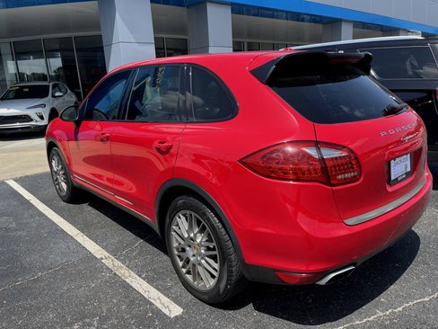 Used 2014 Porsche Cayenne AWD/4WD image 4
