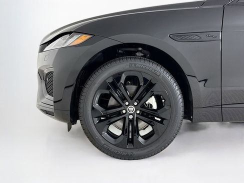 Certified 2025 Jaguar F-PACE R-Dynamic S image 26