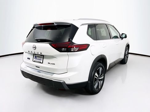 Used 2024 Nissan Rogue SL AWD/4WD image 7