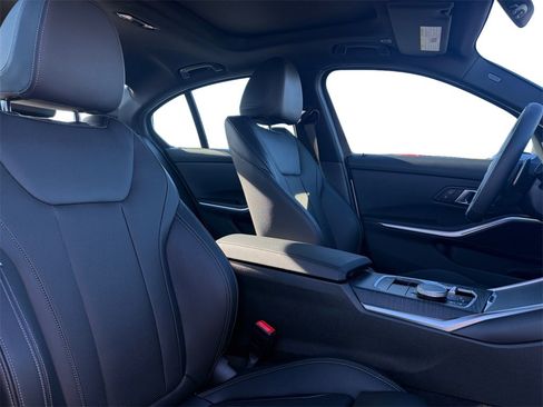 Used 2025 BMW 330i xDrive Sedan w/ Convenience Package image 15