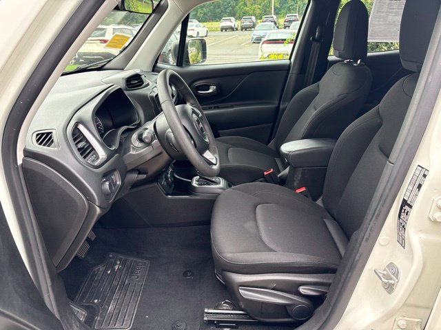 Used 2023 Jeep Renegade Latitude AWD/4WD image 19