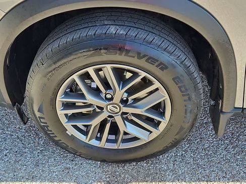 Used 2021 Nissan Rogue S FWD image 12