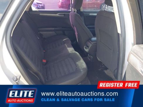 Used 2017 Ford Fusion SE image 15