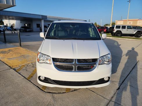 Used 2020 Dodge Grand Caravan SXT FWD image 8