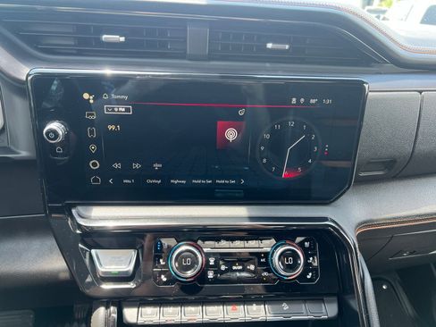 Used 2024 GMC Sierra 2500 AT4 w/ AT4 Premium Plus Package AWD/4WD image 32