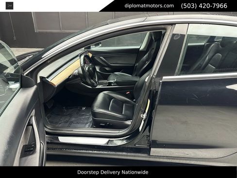 Used 2018 Tesla Model 3 Long Range image 17
