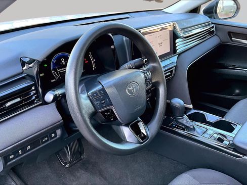 Used 2025 Toyota Camry LE FWD image 17