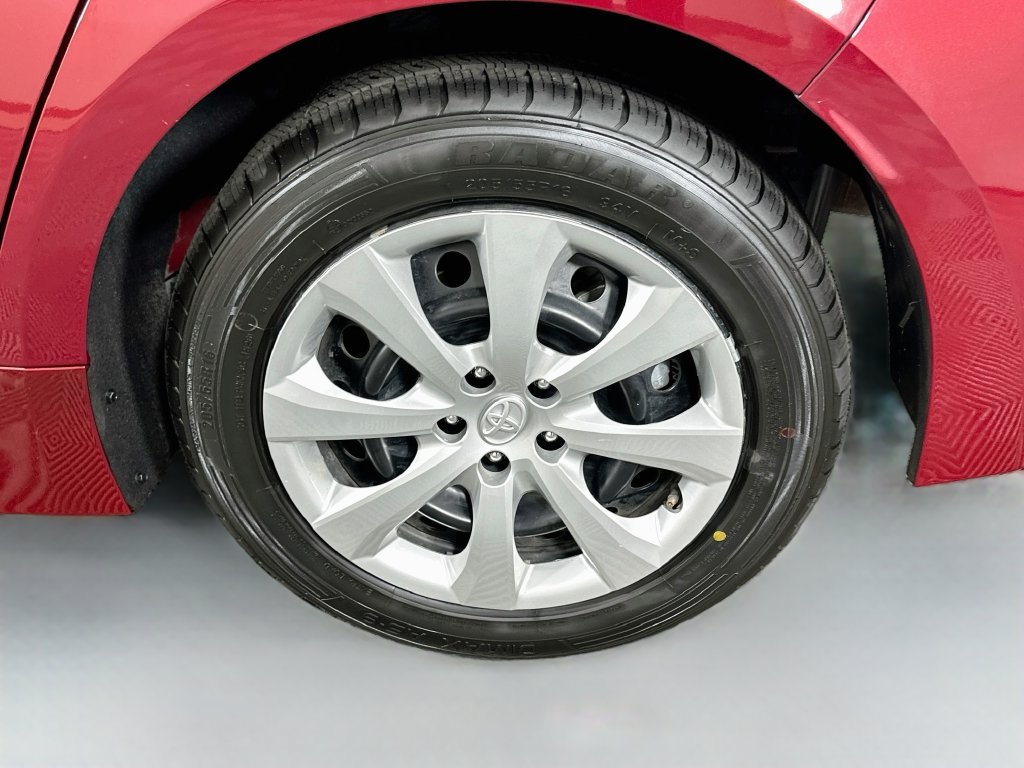 Certified 2025 Toyota Corolla LE FWD image 29