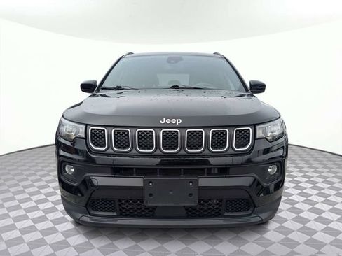 Used 2024 Jeep Compass Latitude AWD/4WD image 8