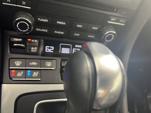Certified 2024 Porsche 718 Cayman RWD image 23
