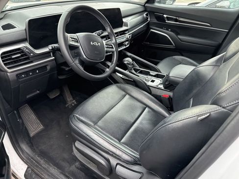 Used 2023 Kia Telluride LX AWD/4WD image 5