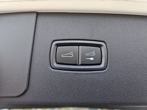 Used 2023 Porsche Cayenne image 13