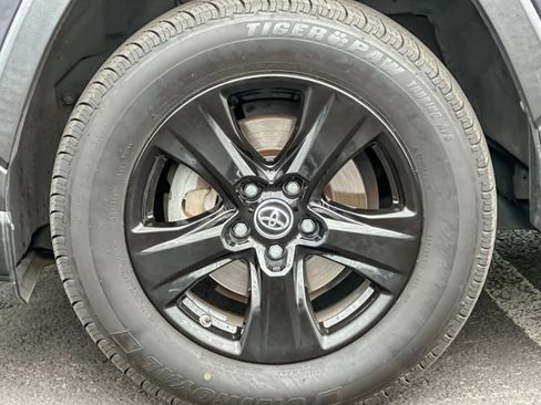 Used 2019 Toyota RAV4 XLE w/ Convenience Package AWD/4WD image 25