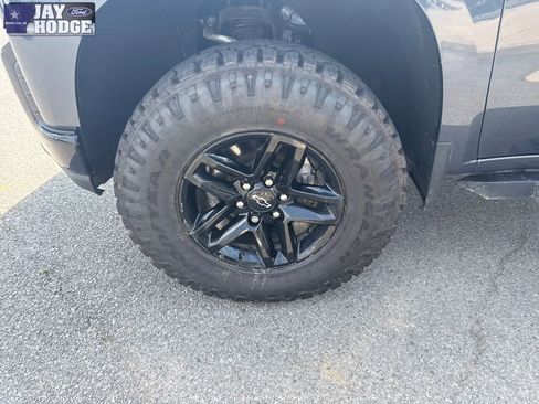 Used 2021 Chevrolet Silverado 1500 LT Trail Boss w/ Convenience Package II AWD/4WD image 32