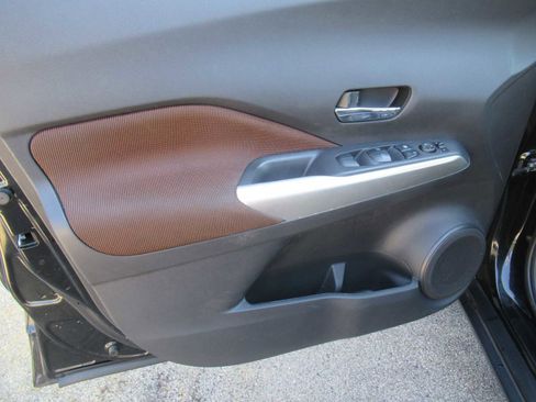 Used 2018 Nissan Kicks SR w/ Exterior Electronics Package image 13