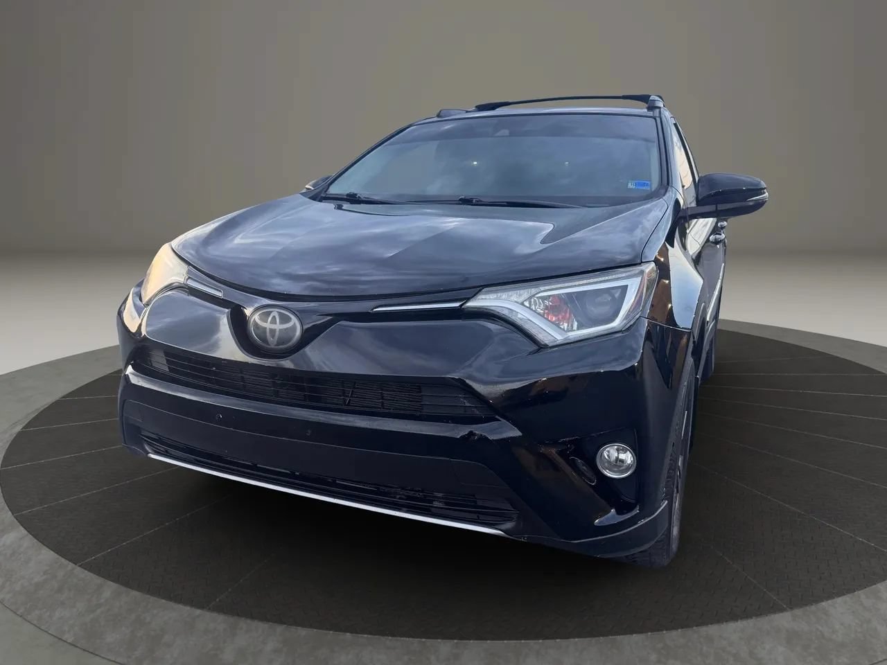 Used 2017 Toyota RAV4 XLE w/ Premium Special Value Package AWD/4WD image 1
