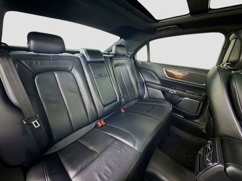 Used 2018 Lincoln Continental Select FWD image 33